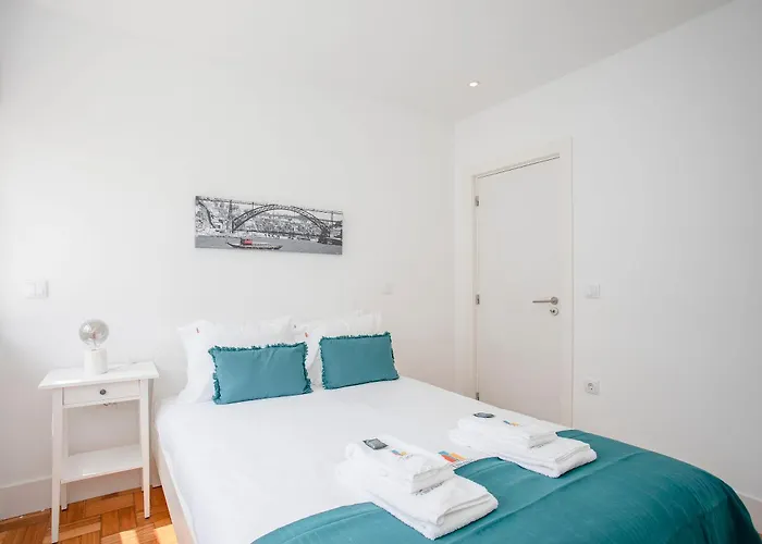 Liiiving In - Sunny Santa Catarina Porto