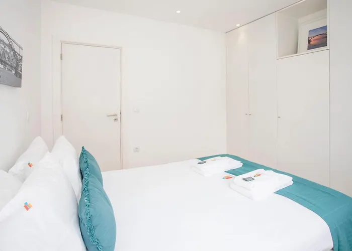 Liiiving In - Sunny Santa Catarina Apartment