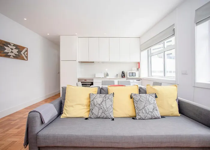 Liiiving In - Sunny Santa Catarina Apartment Porto